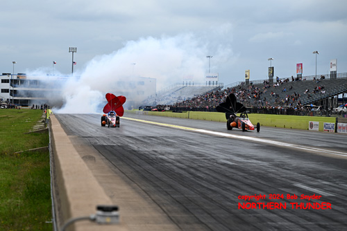 Andy Mears (near 
lane) vs (far lane)